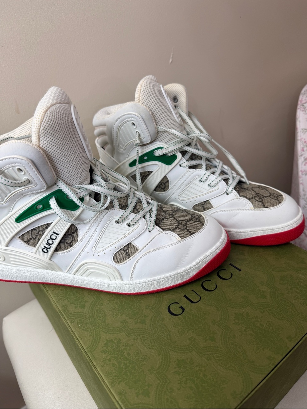 Gucci White High-Top Sneakers with Red Soles and Green Accents - Picture 3 of 17